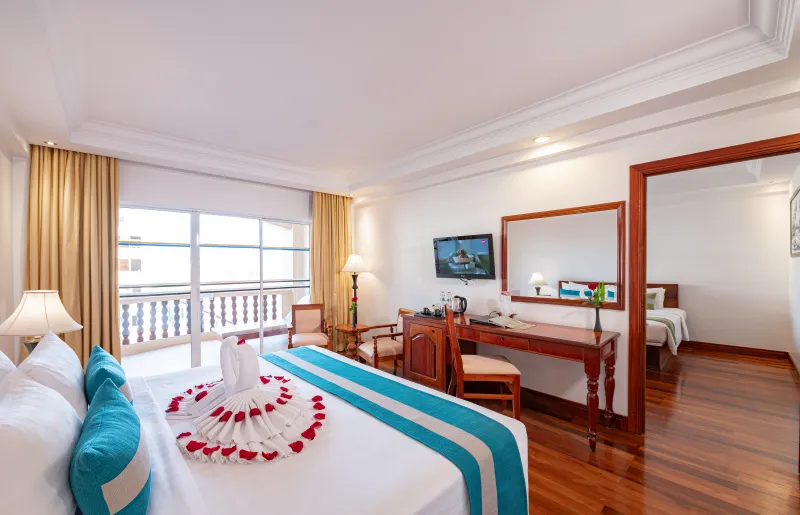 PREMIUM FAMILY SUITE