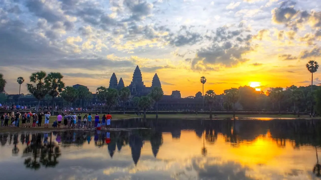 Angkor Wat Sunrise Tour